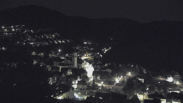 Dieses Bild zeigt eine Webcam-Aufnahme von Ottenhöfen, aufgenommen am Dienstag, den 14.07.2026 um 04:00 Uhr