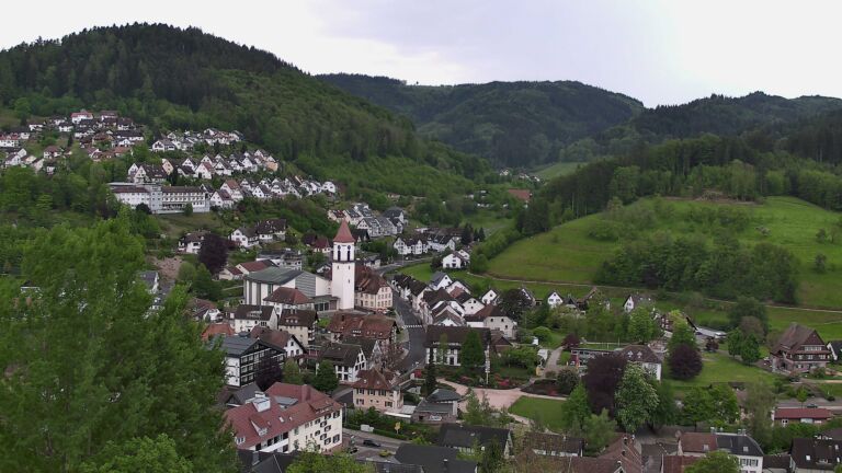 Dieses Bild zeigt eine Webcam-Aufnahme von Ottenhöfen, aufgenommen am Sonntag, den 03.05.2026 um 09:00 Uhr