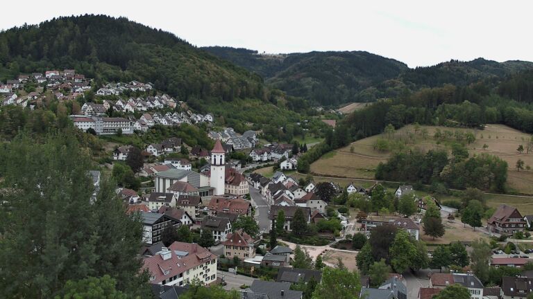 Dieses Bild zeigt eine Webcam-Aufnahme von Ottenhöfen, aufgenommen am Donnerstag, den 20.08.2026 um 11:00 Uhr
