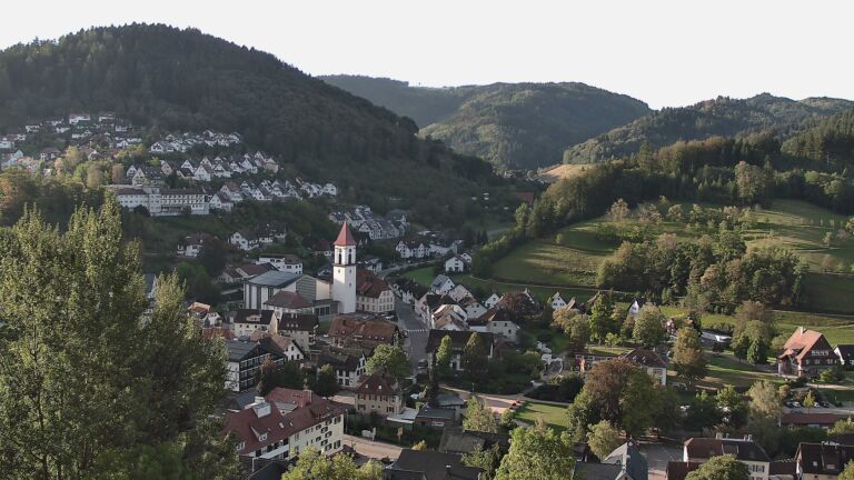 Dieses Bild zeigt eine Webcam-Aufnahme von Ottenhöfen, aufgenommen am Donnerstag, den 17.09.2026 um 08:30 Uhr