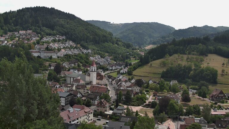 Dieses Bild zeigt eine Webcam-Aufnahme von Ottenhöfen, aufgenommen am Mittwoch, den 15.07.2026 um 14:10 Uhr