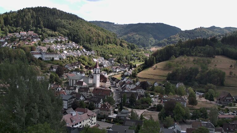 Dieses Bild zeigt eine Webcam-Aufnahme von Ottenhöfen, aufgenommen am Mittwoch, den 19.08.2026 um 15:10 Uhr