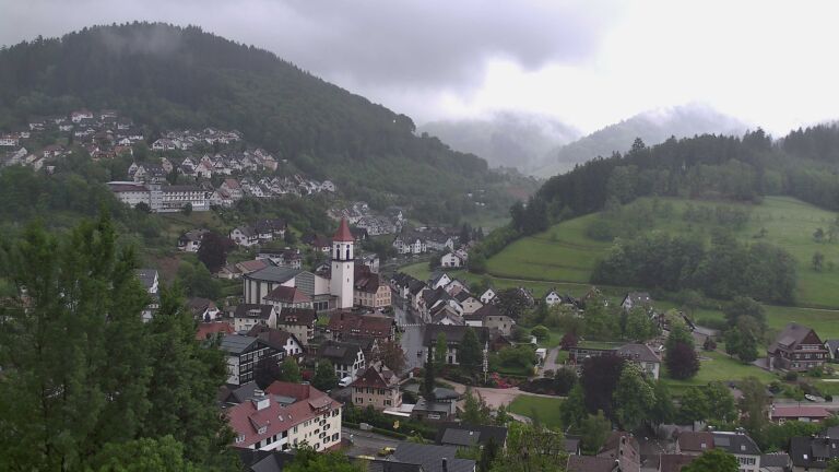 Dieses Bild zeigt eine Webcam-Aufnahme von Ottenhöfen, aufgenommen am Montag, den 11.05.2026 um 19:20 Uhr