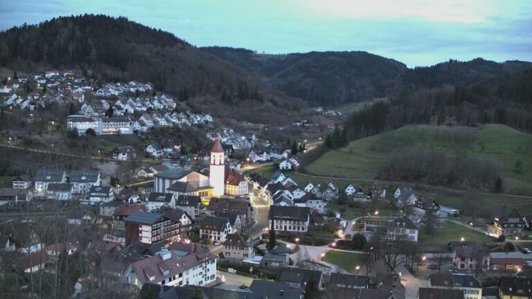 Dieses Bild zeigt eine Webcam-Aufnahme von Ottenhöfen, aufgenommen am Freitag, den 13.03.2026 um 18:50 Uhr