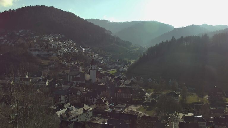 Dieses Bild zeigt eine Webcam-Aufnahme von Ottenhöfen, aufgenommen am Donnerstag, den 25.12.2025 um 12:50 Uhr