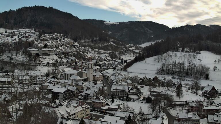 Dieses Bild zeigt eine Webcam-Aufnahme von Ottenhöfen, aufgenommen am Mittwoch, den 07.01.2026 um 15:10 Uhr