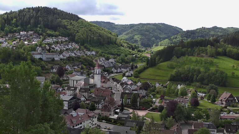 Dieses Bild zeigt eine Webcam-Aufnahme von Ottenhöfen, aufgenommen am Mittwoch, den 06.05.2026 um 10:30 Uhr