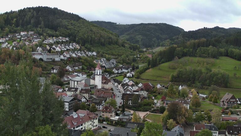 Dieses Bild zeigt eine Webcam-Aufnahme von Ottenhöfen, aufgenommen am Samstag, den 24.10.2026 um 11:10 Uhr