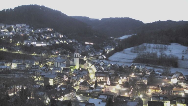 Dieses Bild zeigt eine Webcam-Aufnahme von Ottenhöfen, aufgenommen am Donnerstag, den 01.01.2026 um 07:30 Uhr