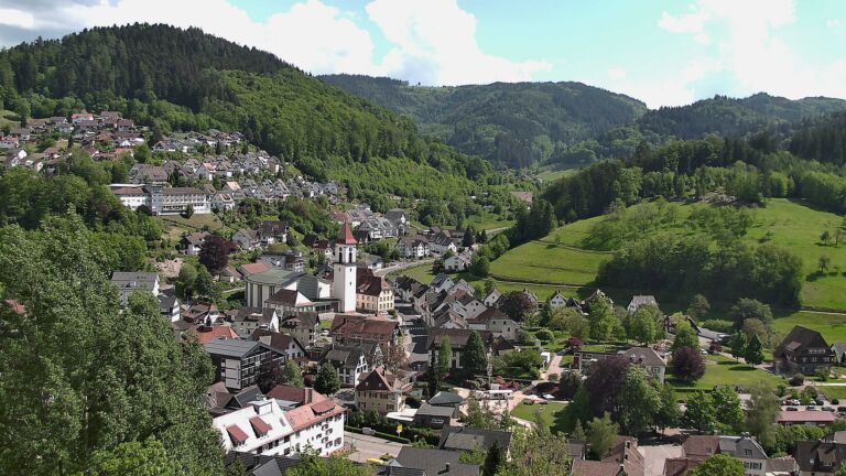 Dieses Bild zeigt eine Webcam-Aufnahme von Ottenhöfen, aufgenommen am Samstag, den 09.05.2026 um 15:40 Uhr