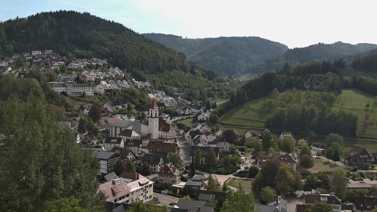 Dieses Bild zeigt eine Webcam-Aufnahme von Ottenhöfen, aufgenommen am Montag, den 28.09.2026 um 14:10 Uhr