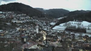 Dieses Bild zeigt eine Webcam-Aufnahme von Ottenhöfen, aufgenommen am Freitag, den 09.01.2026 um 08:00 Uhr