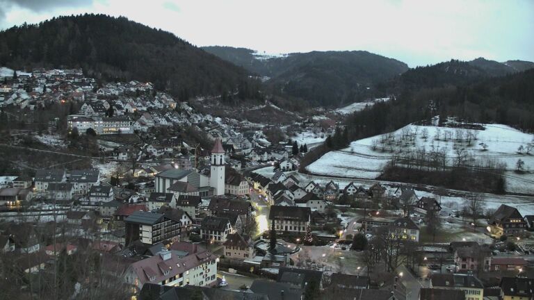 Dieses Bild zeigt eine Webcam-Aufnahme von Ottenhöfen, aufgenommen am Freitag, den 09.01.2026 um 08:00 Uhr