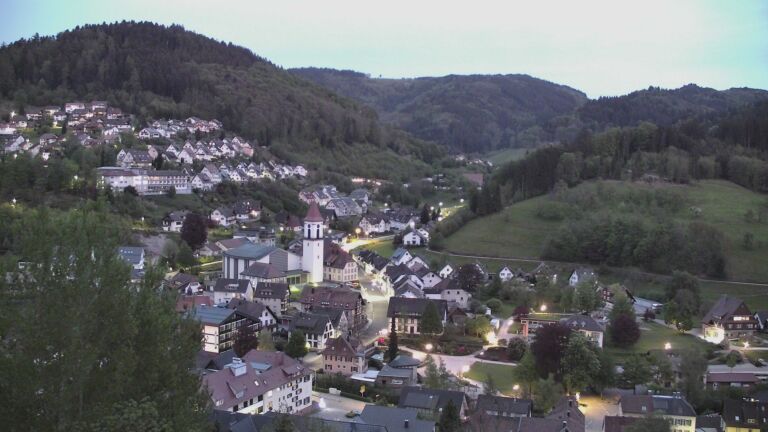 Dieses Bild zeigt eine Webcam-Aufnahme von Ottenhöfen, aufgenommen am Dienstag, den 28.04.2026 um 21:00 Uhr