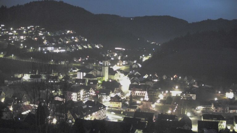 Dieses Bild zeigt eine Webcam-Aufnahme von Ottenhöfen, aufgenommen am Dienstag, den 16.12.2025 um 17:20 Uhr