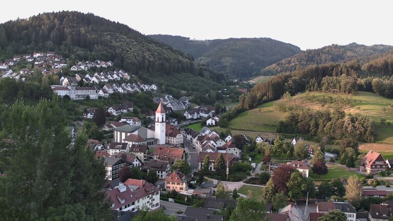 Dieses Bild zeigt eine Webcam-Aufnahme von Ottenhöfen, aufgenommen am Sonntag, den 28.06.2026 um 06:30 Uhr