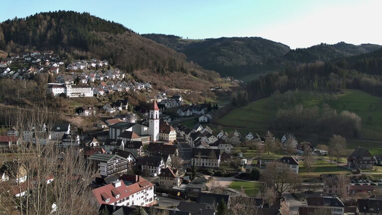 Dieses Bild zeigt eine Webcam-Aufnahme von Ottenhöfen, aufgenommen am Freitag, den 27.02.2026 um 16:30 Uhr