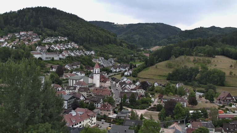Dieses Bild zeigt eine Webcam-Aufnahme von Ottenhöfen, aufgenommen am Samstag, den 25.07.2026 um 14:40 Uhr