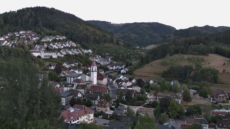 Dieses Bild zeigt eine Webcam-Aufnahme von Ottenhöfen, aufgenommen am Mittwoch, den 19.08.2026 um 20:20 Uhr