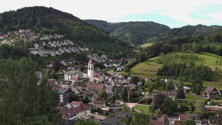 Dieses Bild zeigt eine Webcam-Aufnahme von Ottenhöfen, aufgenommen am Samstag, den 06.06.2026 um 08:40 Uhr