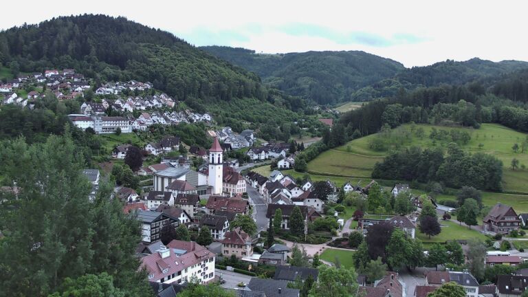 Dieses Bild zeigt eine Webcam-Aufnahme von Ottenhöfen, aufgenommen am Freitag, den 05.06.2026 um 05:40 Uhr