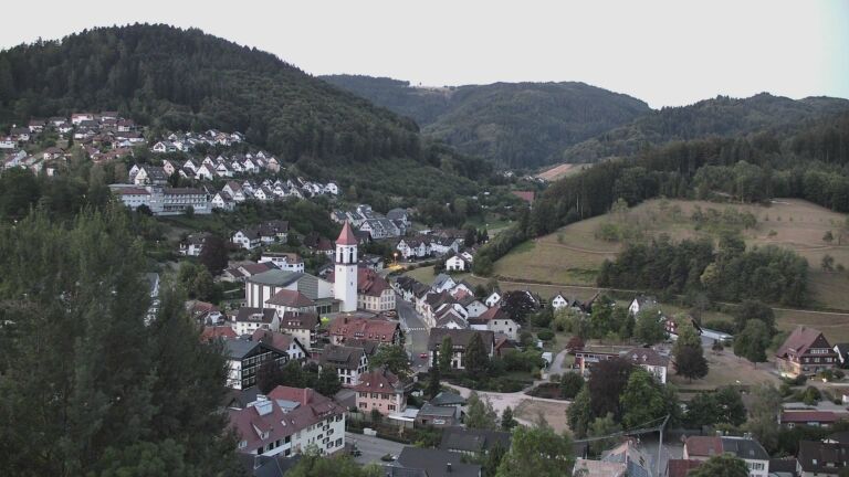 Dieses Bild zeigt eine Webcam-Aufnahme von Ottenhöfen, aufgenommen am Donnerstag, den 30.07.2026 um 05:30 Uhr