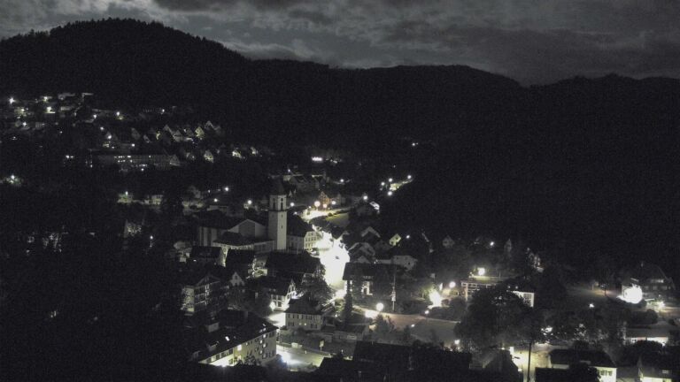 Dieses Bild zeigt eine Webcam-Aufnahme von Ottenhöfen, aufgenommen am Freitag, den 03.07.2026 um 01:30 Uhr