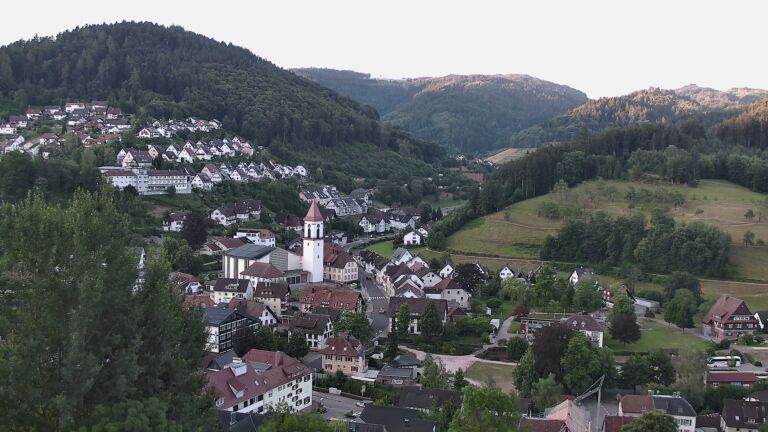 Dieses Bild zeigt eine Webcam-Aufnahme von Ottenhöfen, aufgenommen am Donnerstag, den 09.07.2026 um 06:20 Uhr