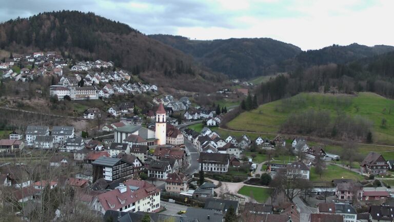 Dieses Bild zeigt eine Webcam-Aufnahme von Ottenhöfen, aufgenommen am Montag, den 16.03.2026 um 18:20 Uhr