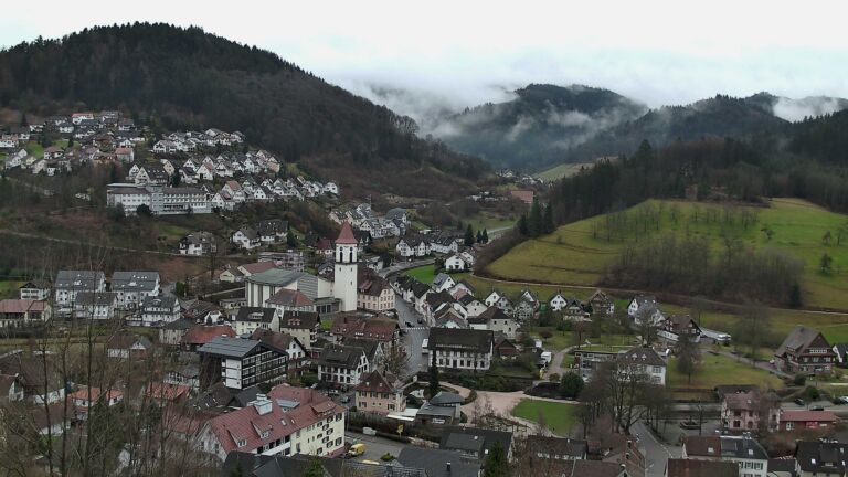 Dieses Bild zeigt eine Webcam-Aufnahme von Ottenhöfen, aufgenommen am Dienstag, den 24.02.2026 um 15:10 Uhr