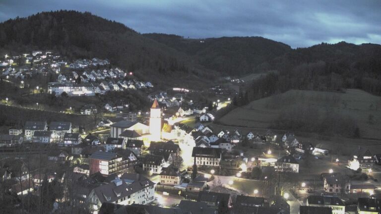 Dieses Bild zeigt eine Webcam-Aufnahme von Ottenhöfen, aufgenommen am Dienstag, den 10.02.2026 um 18:10 Uhr