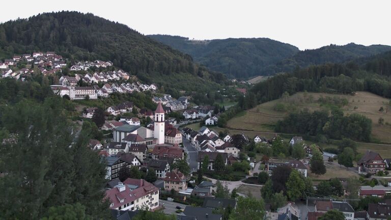 Dieses Bild zeigt eine Webcam-Aufnahme von Ottenhöfen, aufgenommen am Sonntag, den 02.08.2026 um 21:00 Uhr
