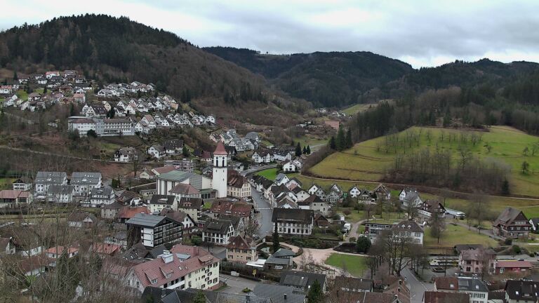 Dieses Bild zeigt eine Webcam-Aufnahme von Ottenhöfen, aufgenommen am Sonntag, den 22.02.2026 um 14:00 Uhr