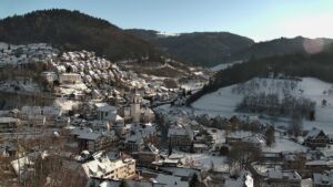 Dieses Bild zeigt eine Webcam-Aufnahme von Ottenhöfen, aufgenommen am Mittwoch, den 07.01.2026 um 14:50 Uhr