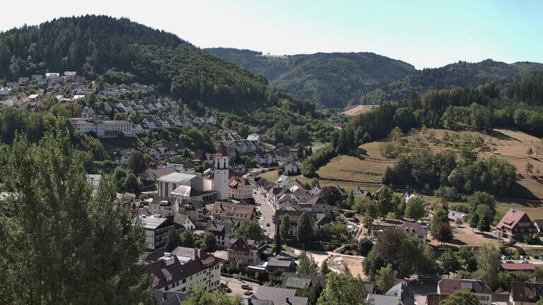 Dieses Bild zeigt eine Webcam-Aufnahme von Ottenhöfen, aufgenommen am Donnerstag, den 13.08.2026 um 11:10 Uhr