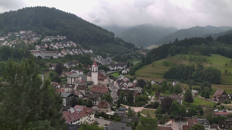 Dieses Bild zeigt eine Webcam-Aufnahme von Ottenhöfen, aufgenommen am Mittwoch, den 01.07.2026 um 10:00 Uhr