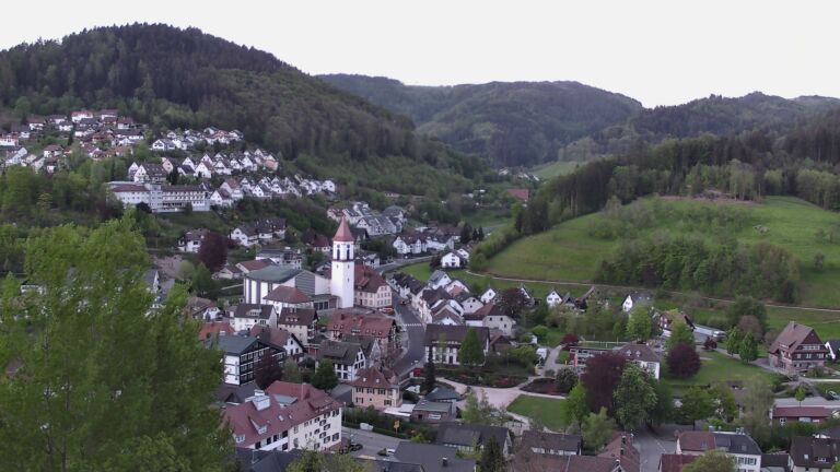 Dieses Bild zeigt eine Webcam-Aufnahme von Ottenhöfen, aufgenommen am Donnerstag, den 30.04.2026 um 06:00 Uhr