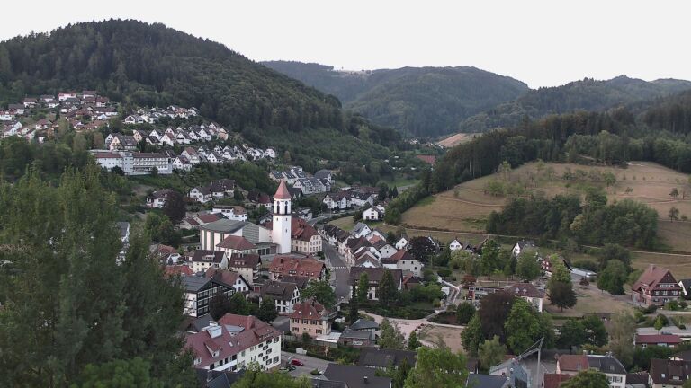 Dieses Bild zeigt eine Webcam-Aufnahme von Ottenhöfen, aufgenommen am Dienstag, den 11.08.2026 um 06:30 Uhr