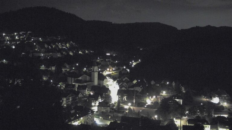 Dieses Bild zeigt eine Webcam-Aufnahme von Ottenhöfen, aufgenommen am Sonntag, den 28.06.2026 um 01:00 Uhr