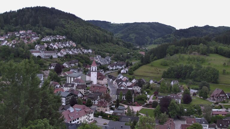 Dieses Bild zeigt eine Webcam-Aufnahme von Ottenhöfen, aufgenommen am Dienstag, den 19.05.2026 um 20:50 Uhr