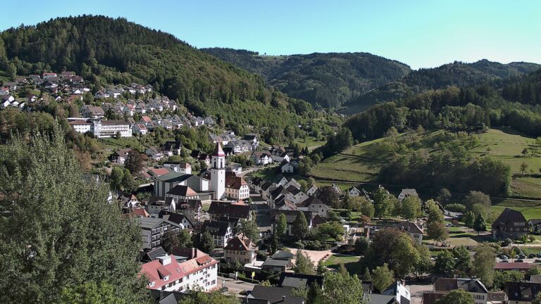 Dieses Bild zeigt eine Webcam-Aufnahme von Ottenhöfen, aufgenommen am Dienstag, den 15.09.2026 um 16:20 Uhr