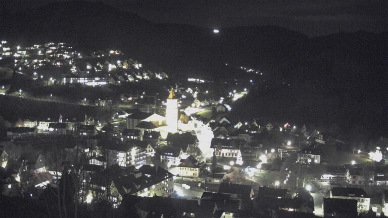Dieses Bild zeigt eine Webcam-Aufnahme von Ottenhöfen, aufgenommen am Mittwoch, den 17.12.2025 um 18:10 Uhr