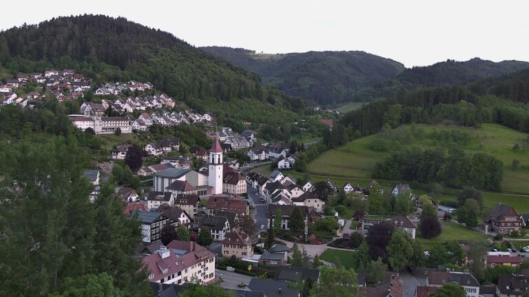 Dieses Bild zeigt eine Webcam-Aufnahme von Ottenhöfen, aufgenommen am Mittwoch, den 20.05.2026 um 20:10 Uhr