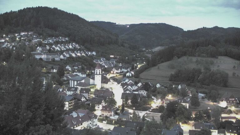 Dieses Bild zeigt eine Webcam-Aufnahme von Ottenhöfen, aufgenommen am Dienstag, den 25.08.2026 um 06:00 Uhr