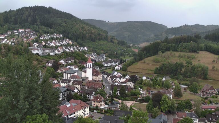 Dieses Bild zeigt eine Webcam-Aufnahme von Ottenhöfen, aufgenommen am Freitag, den 28.08.2026 um 09:20 Uhr