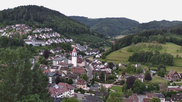 Dieses Bild zeigt eine Webcam-Aufnahme von Ottenhöfen, aufgenommen am Dienstag, den 02.06.2026 um 06:10 Uhr
