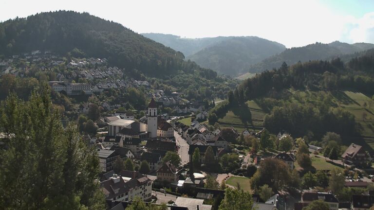 Dieses Bild zeigt eine Webcam-Aufnahme von Ottenhöfen, aufgenommen am Montag, den 05.10.2026 um 12:00 Uhr