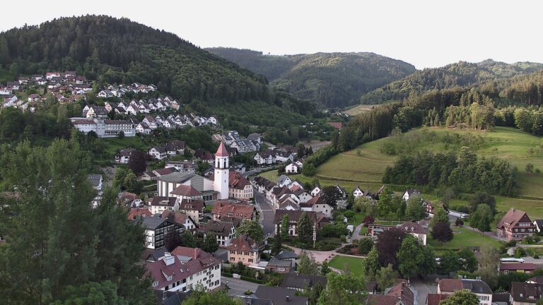 Dieses Bild zeigt eine Webcam-Aufnahme von Ottenhöfen, aufgenommen am Sonntag, den 07.06.2026 um 06:20 Uhr