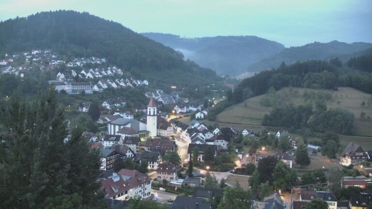 Dieses Bild zeigt eine Webcam-Aufnahme von Ottenhöfen, aufgenommen am Samstag, den 01.08.2026 um 05:30 Uhr