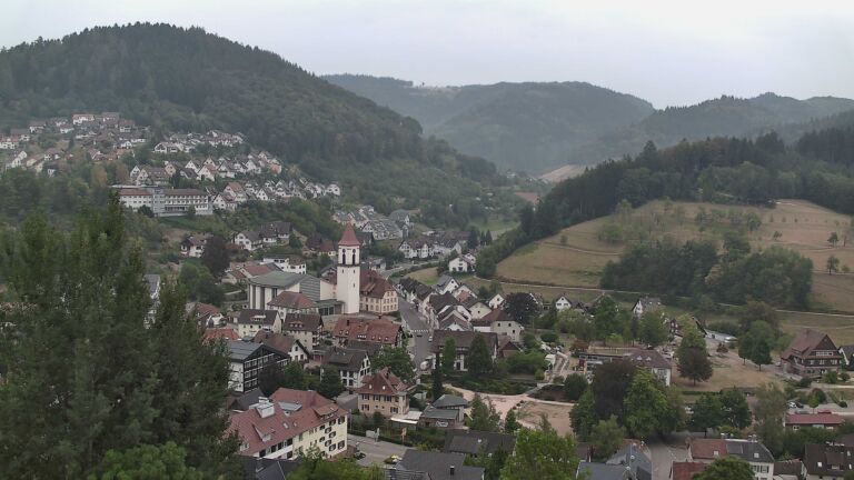 Dieses Bild zeigt eine Webcam-Aufnahme von Ottenhöfen, aufgenommen am Montag, den 17.08.2026 um 09:10 Uhr